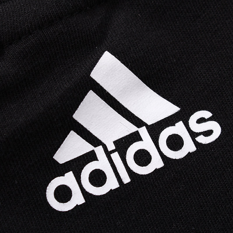 阿迪达斯衣服标志
