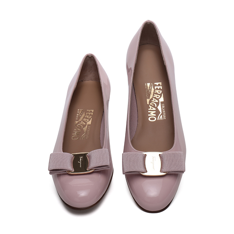Salvatore Ferragamo 萨瓦托·菲拉格慕 女士光面牛皮蝴蝶结低跟鞋 0643045