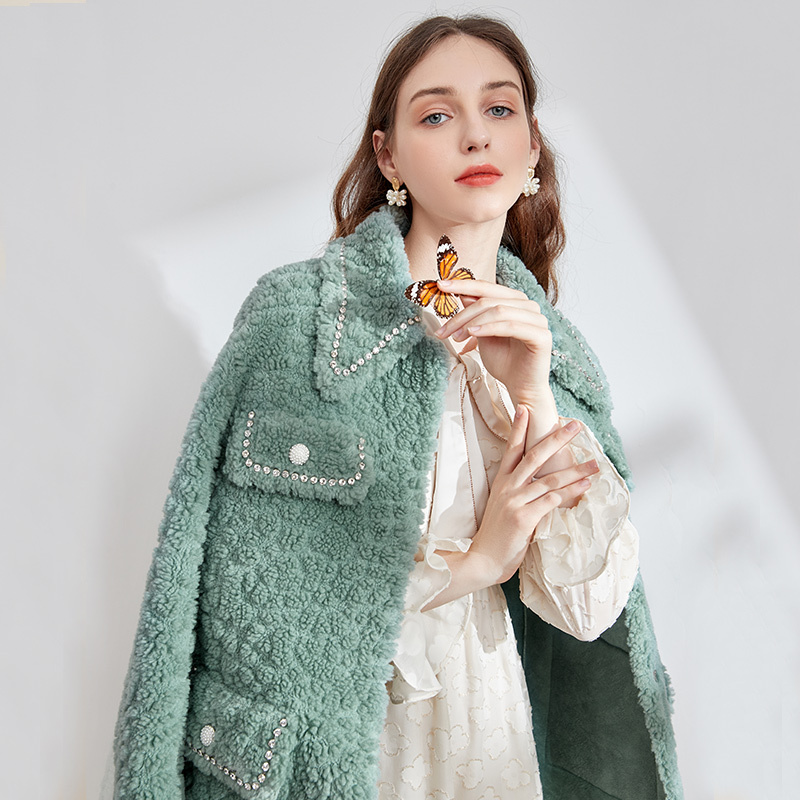 服装鞋帽>女装>女士皮草>三彩(3colour)>三彩(3colour)女士皮草>800