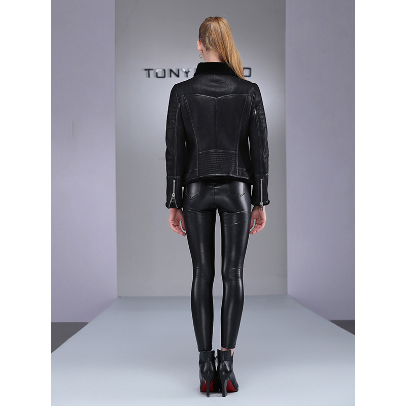 汤尼保罗TONYPAULO女款时尚帅气机车款羊剪绒内胆百搭真皮皮衣