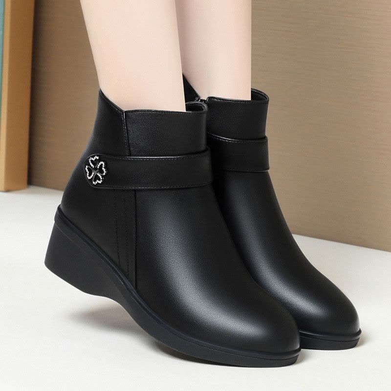 秋冬季新款妈妈棉鞋粗跟圆头大码坡跟短靴加绒保暖防滑中老年女靴图片