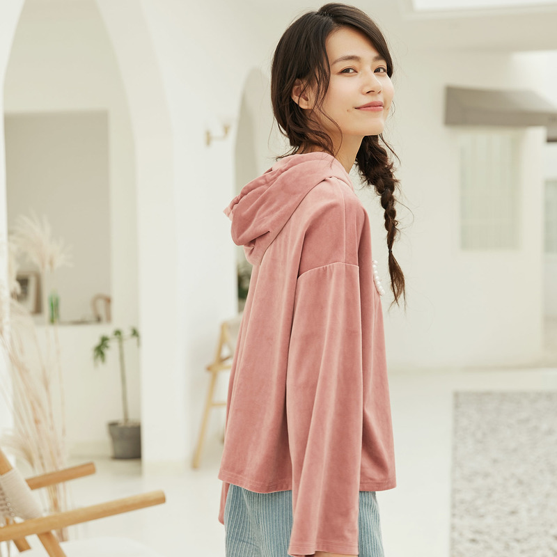 茵曼秋装新款连帽抽绳珍珠绣花宽松落肩袖卫衣女