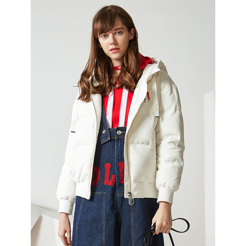 波司登秋冬保暖短款女士连帽羽绒服潮款斗篷型外套潮