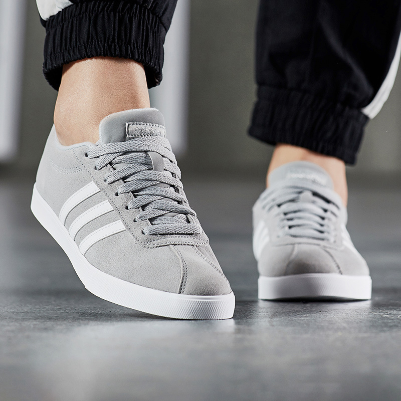 adidas女鞋板鞋低帮网球文化休闲运动鞋AW4209