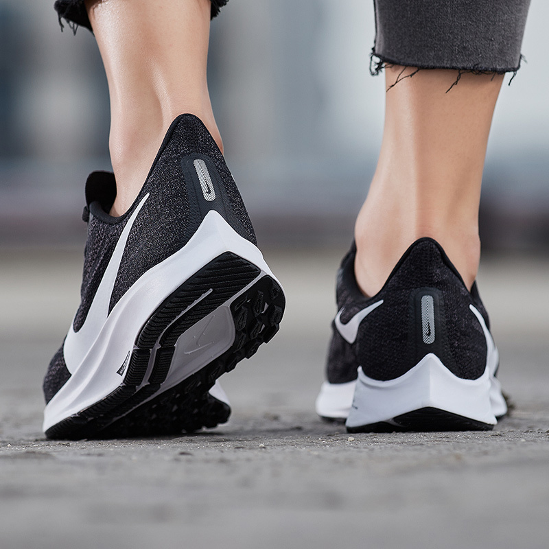 NIKE耐克女鞋跑步鞋ZOOM系列飞马36低帮休闲运动鞋AQ2210