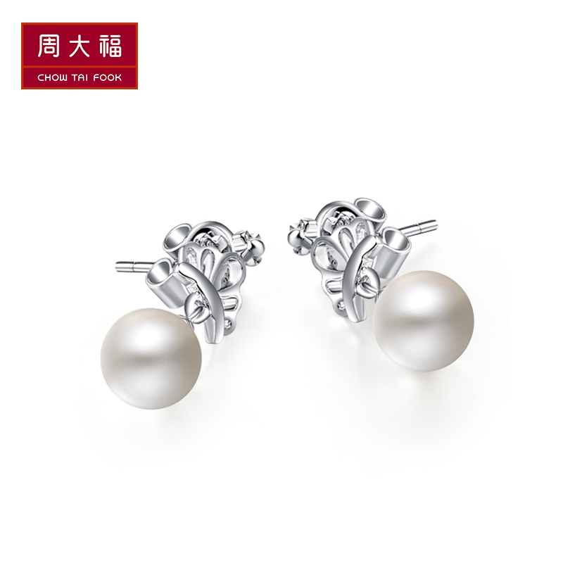 周大福闪耀皇冠925银珍珠耳环AQ32899