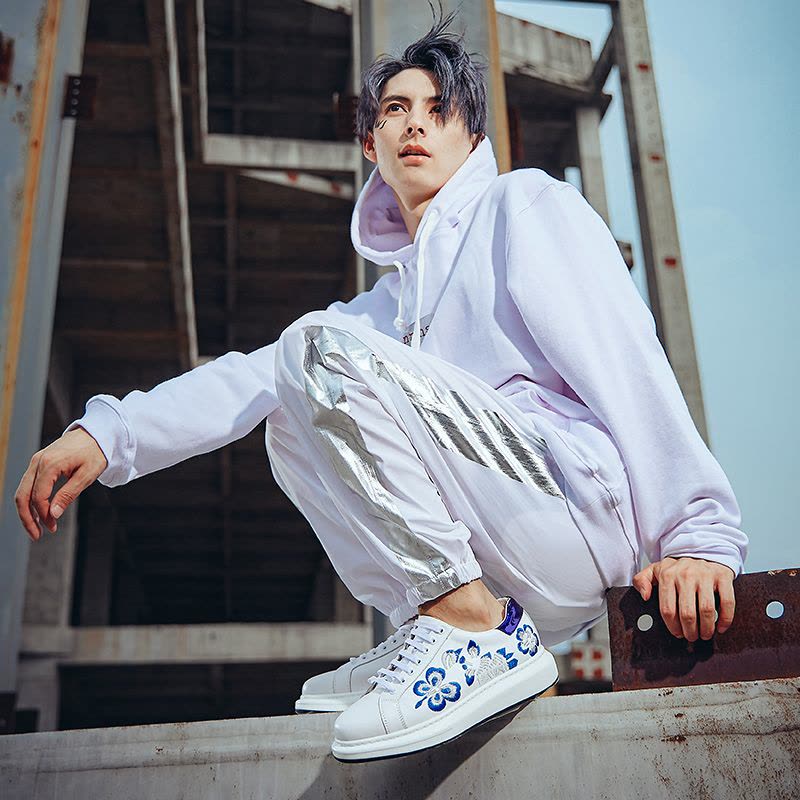 维界男鞋韩版新款时尚休闲鞋潮流运动个性厚底板鞋男嘻哈港风潮鞋图片