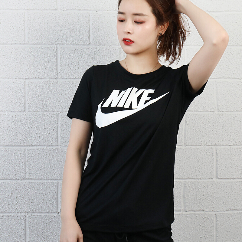 耐克nike女款运动休闲短袖t恤829748视频