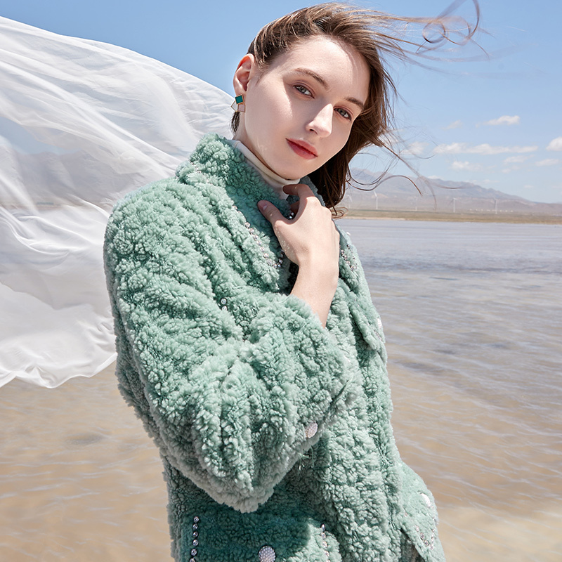 服装鞋帽>女装>女士皮草>三彩(3colour)>三彩(3colour)女士皮草>800