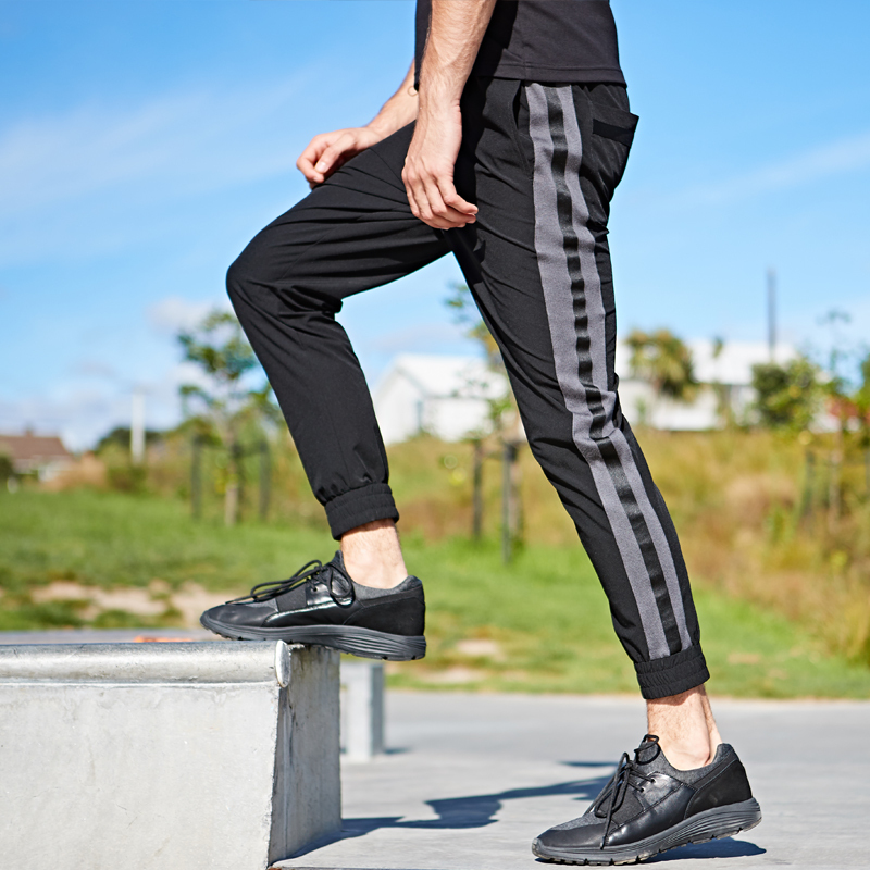 七匹狼运动裤18春夏男士休闲薄款户外跑步针织裤缩脚裤