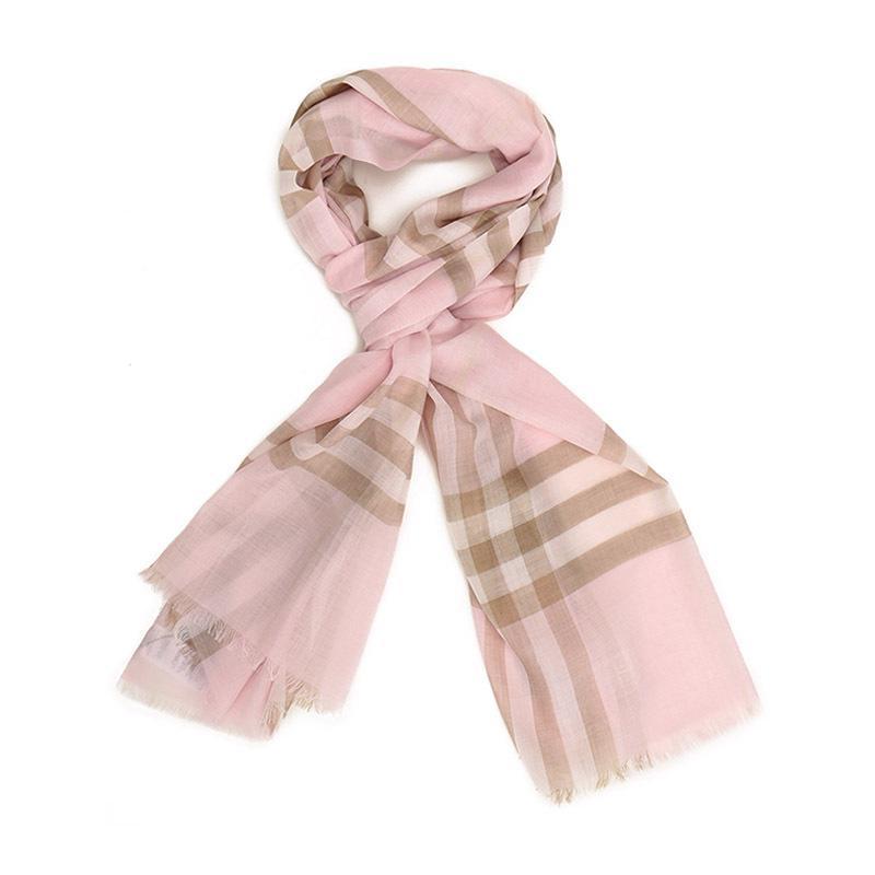 burberry博柏利男女通用款绵羊毛桑蚕丝长方形围巾丝巾80194621视频