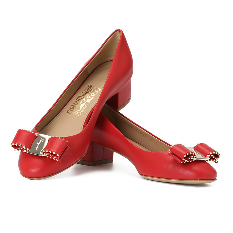 FERRAGAMO Vara 中跟鞋01N555
