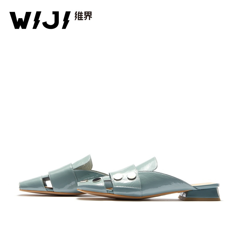 WIJI2018维界女鞋夏季新款韩版时尚包头镶铆钉粗跟外穿拖鞋潮街拍