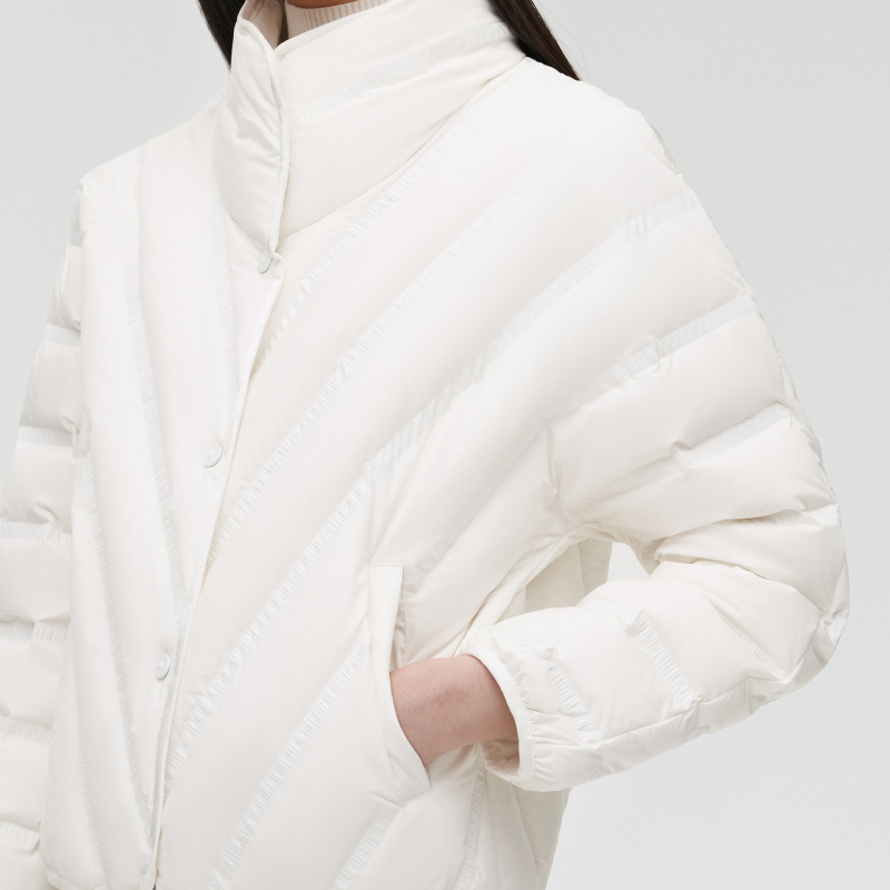 波司登女士鹅绒羽绒服冬短款轻商务宽松弹力下摆纯色简约时尚百搭