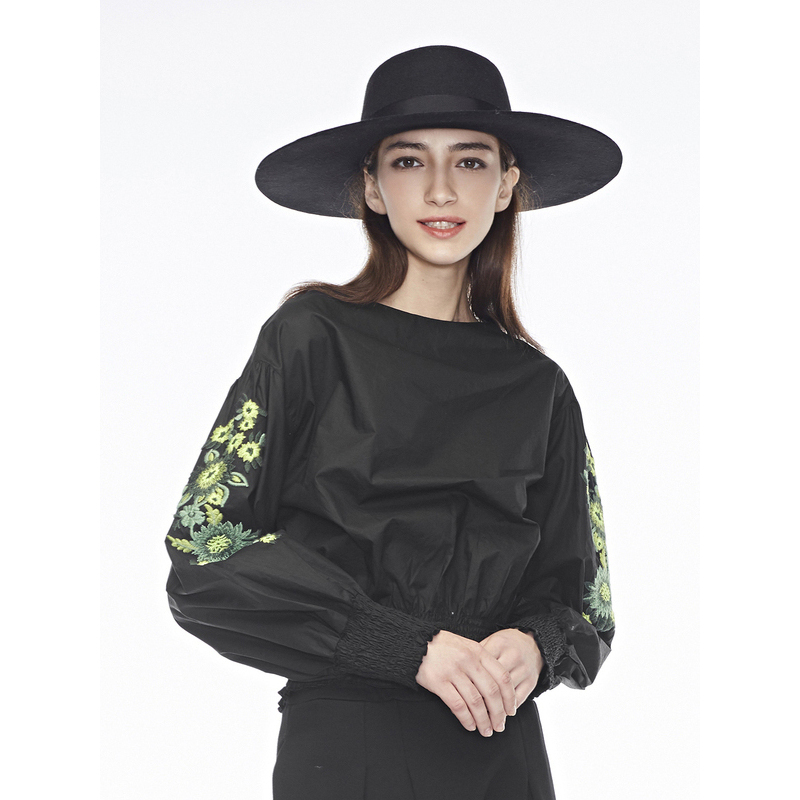sdeer圣迪奥女装优雅甜美绿调绣花松紧褶皱设计时尚上衣S18380543