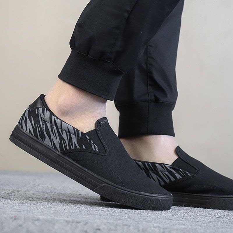 阿迪达斯男鞋夏季耐磨防滑一脚蹬低帮休闲帆布板鞋-DB1772图片