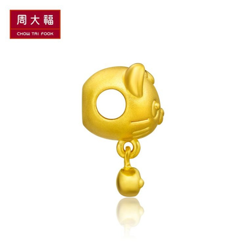 周大福珠宝首饰吃货捉鱼猫转运珠足金黄金吊坠R18186