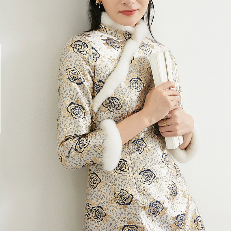 晚白2020冬季新品复古中国风印花毛边立领修身改良旗袍连衣裙女