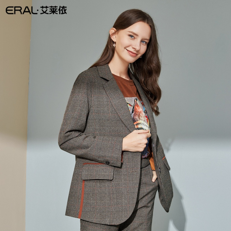 艾莱依2019秋季新款OL风优雅气质翻领单排扣女外套短款