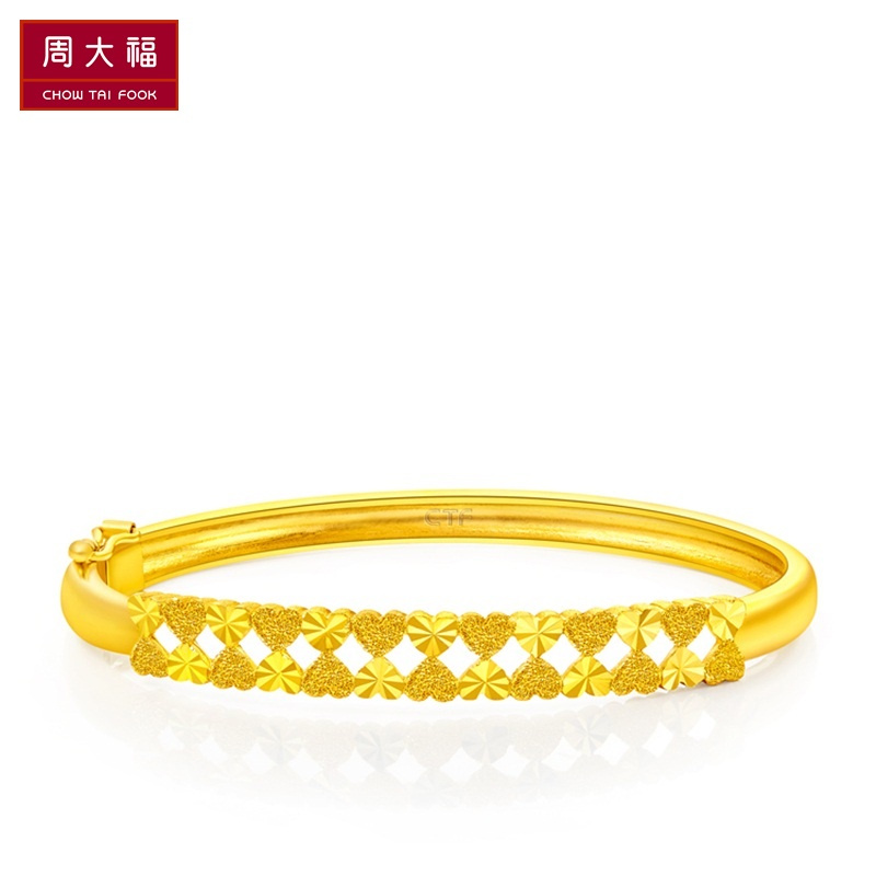 周大福珠宝首饰优雅桃心足金黄金手镯计价计价工费368元f158115