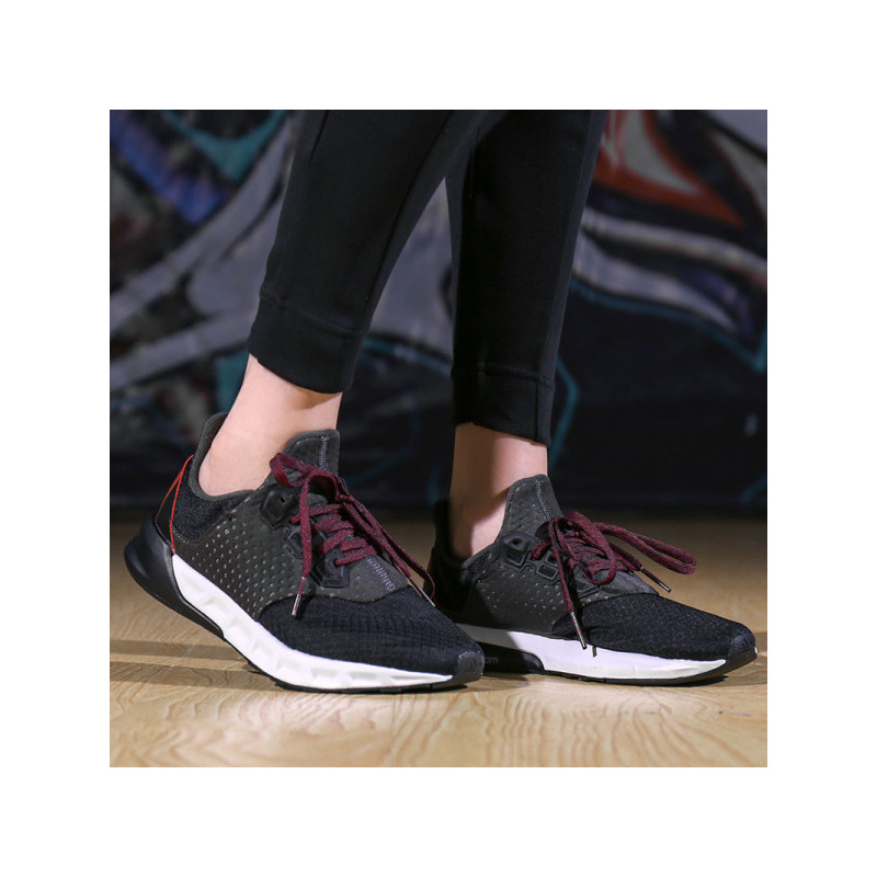 adidas阿迪达斯女鞋低帮透气运动鞋网面轻便休闲跑步鞋BA8170