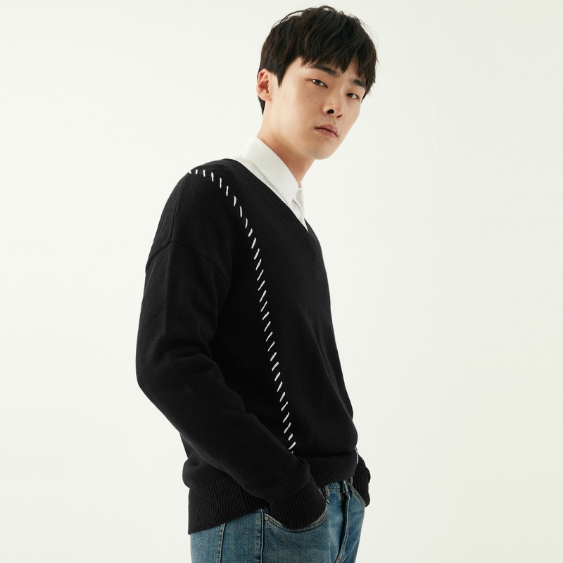 gxg男装冬季男士时尚潮流修身黑色v领毛衫毛衣男1