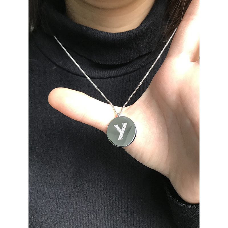 apmmonaco银色英文首字母项链通用时尚毛衣链圆牌925银吊坠叠戴锁骨链
