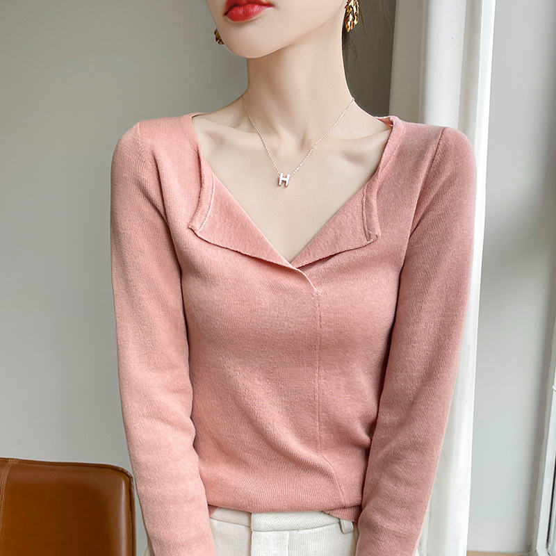 黑色小心机v领针织打底衫女早秋内搭毛衣设计感慵懒风温柔上衣潮