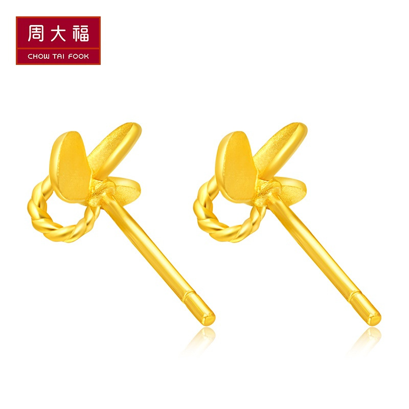 周大福珠宝首饰简约花形足金金耳钉计价(工费：78元 )F208070