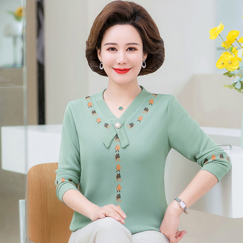 妈妈秋装长袖t恤上衣中老年女装显瘦打底衫50岁中年妇女洋气小衫