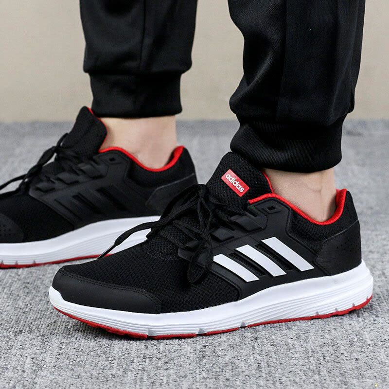 阿迪达斯（adidas）运动男女低帮网面轻便透气休闲跑步鞋B44622图片