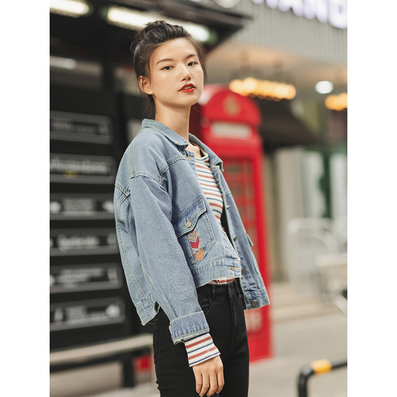 茵曼短外套女2019秋装新款时尚宽松落肩袖绣花个性短款蓝色牛仔衣