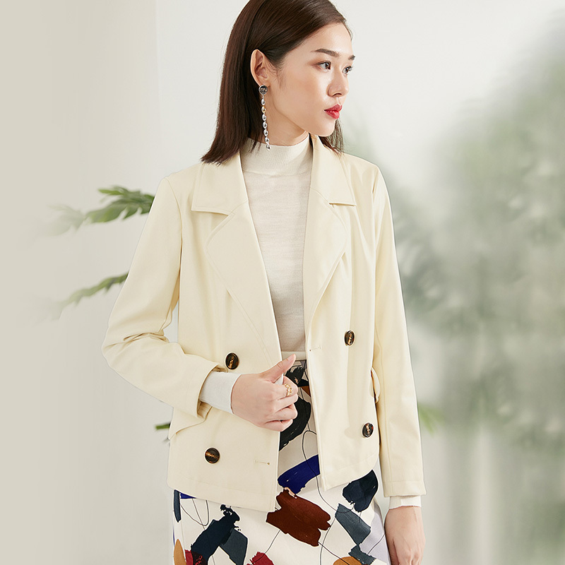 晚白2021春季新品时尚纯色百搭长袖休闲双排扣西装式皮衣外套女