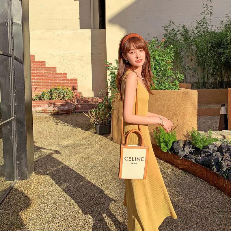 OtherMix连衣裙女2021新款春季v领无袖针织法式黑色内搭打底裙子