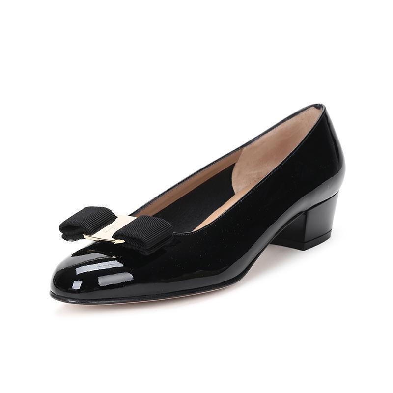 Salvatore Ferragamo 萨瓦托·菲拉格慕 女士亮面牛皮蝴蝶结粗跟鞋 0574572