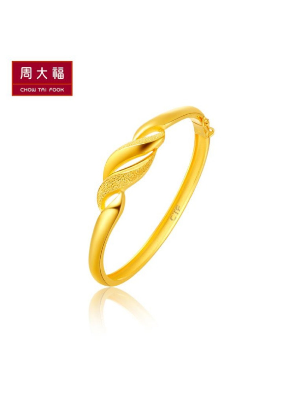 周大福 时尚婚嫁足金黄金手镯计价