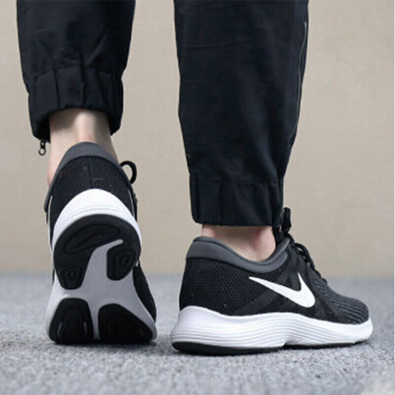 耐克（NIKE）运动户外女子REVOLUTION4跑步鞋908999