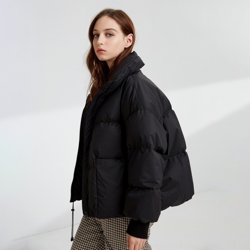 波司登女新款短款面包服羽绒服潮流保暖外套