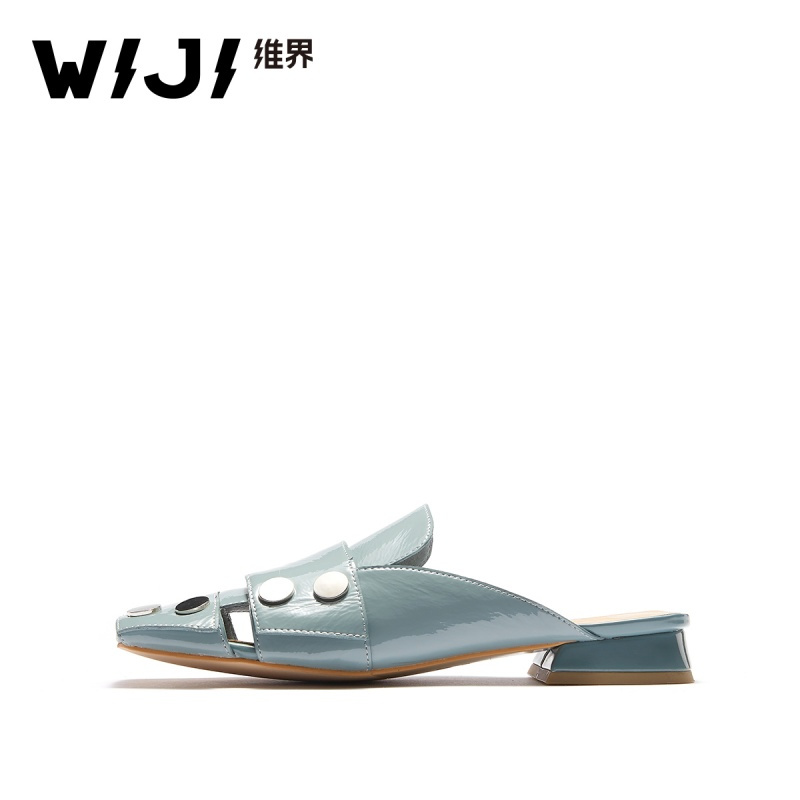 WIJI2018维界女鞋夏季新款韩版时尚包头镶铆钉粗跟外穿拖鞋潮街拍