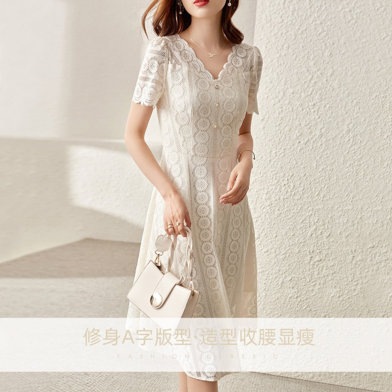 OUNIXUE欧昵雪 | [气质修身蕾丝裙]夏季浪漫波浪边V领泡泡肩A字连衣裙女