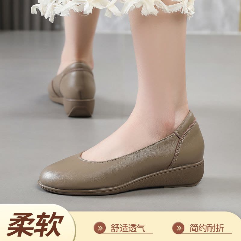 春秋新款大码浅口单鞋真皮尖头鞋平底百搭牛皮女鞋软底奶奶鞋图片