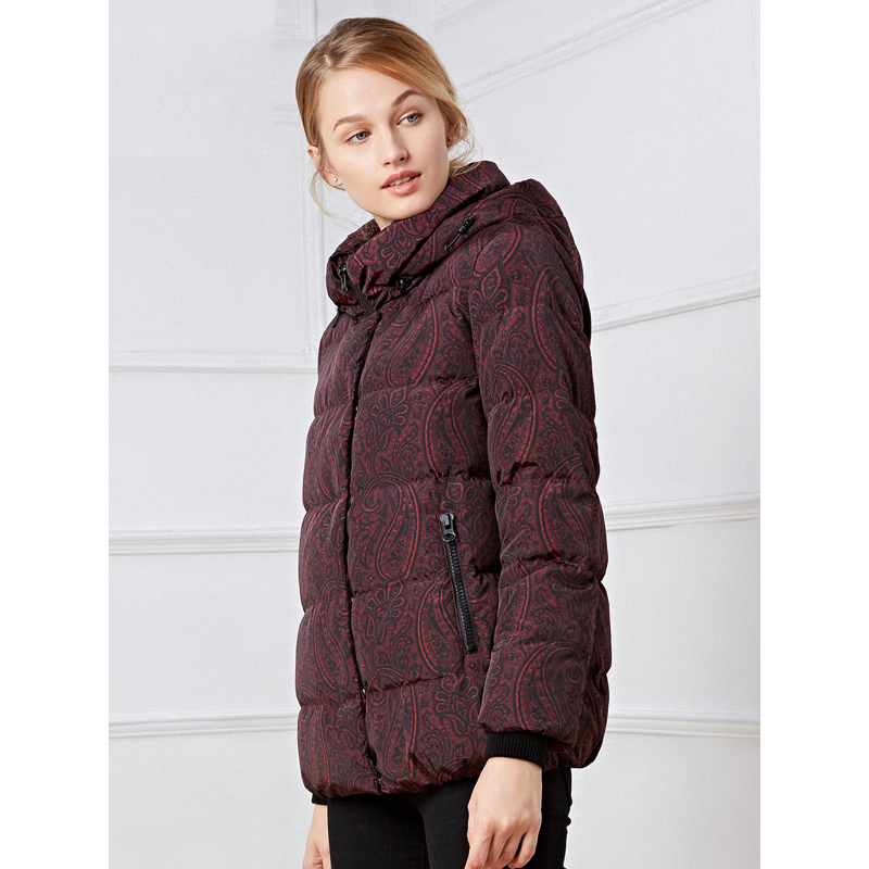 波司登bosideng女士冬季常规款加肥加大妈妈装中老年大码女短款羽绒服