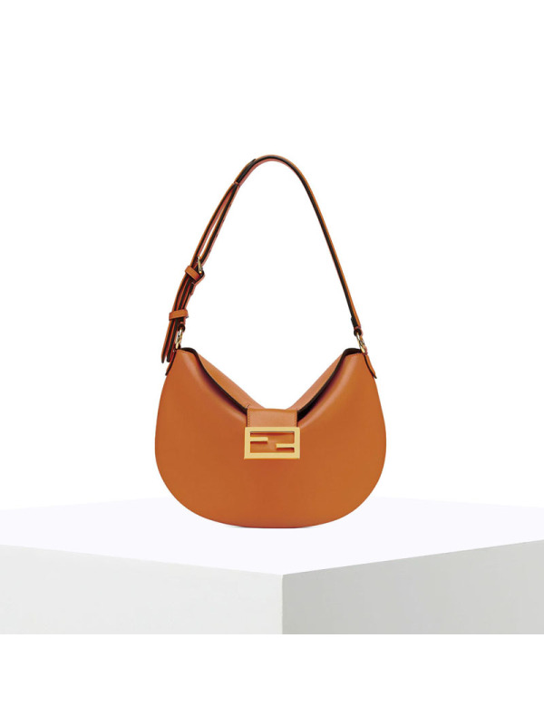 预售 芬迪FENDI 腋下包 FF互扣光面皮 女士单肩包 8BR790
