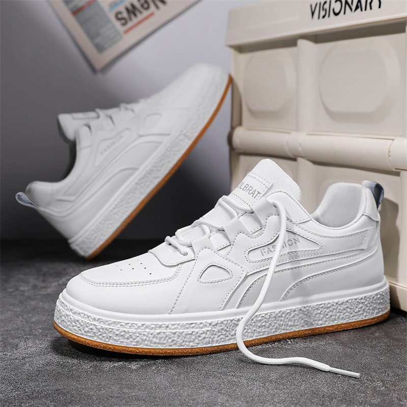 小白鞋春季新款潮流百搭男鞋休闲运动轻便板鞋系带男士鞋子