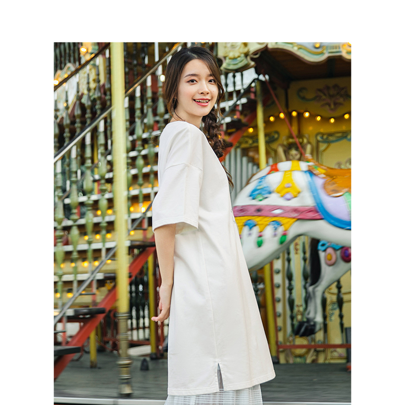 茵曼t恤女2019春装新款休闲港风印花纯棉套头短袖宽松中长款上衣