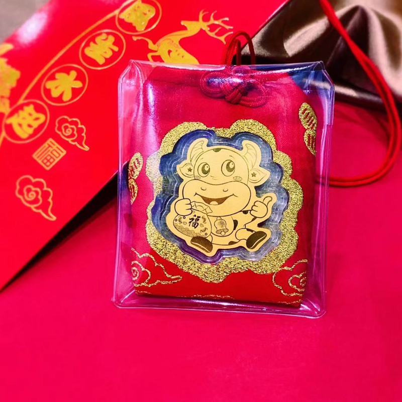 帛兰梓韵 黄金牛年贺岁红包足金生肖牛手机贴新年福袋压岁钱礼物背包挂件饰品
