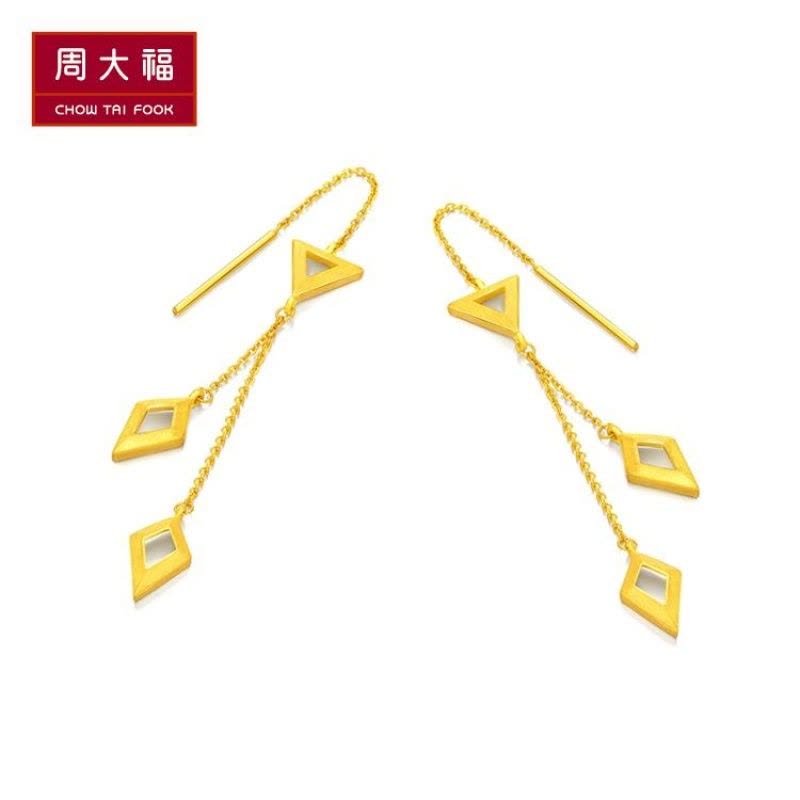 周大福ing系列几何菱形足金黄金耳钉耳线计价图片