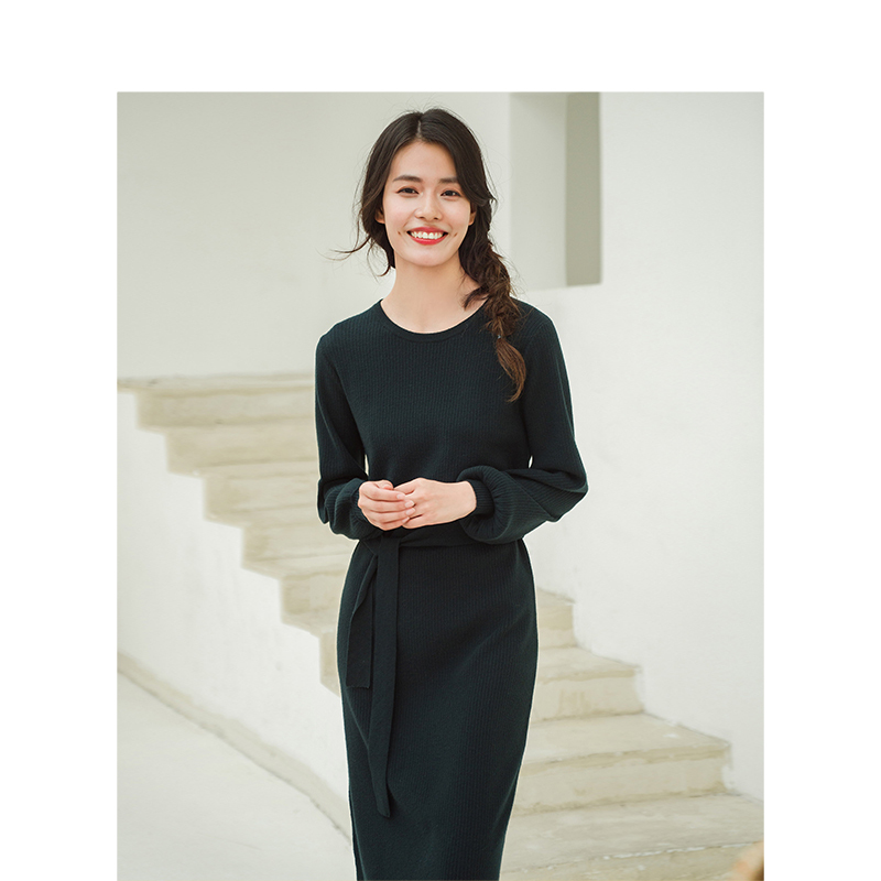 茵曼冬装圆领配腰带复古淑女长款毛织连衣裙女