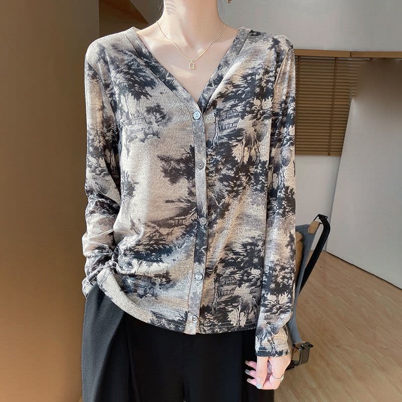文艺水墨晕染针织衫女V领精纺天丝防晒长袖春秋叠穿内搭打底衫图片