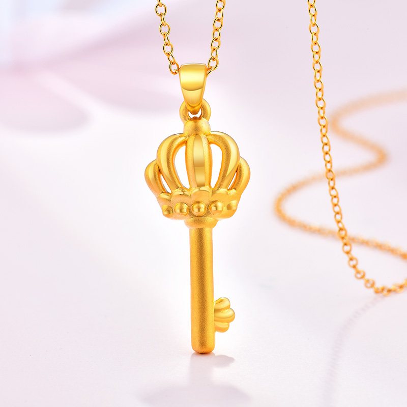 黄金码头黄金皇冠钥匙吊坠女3d硬金项链挂坠足金999黄金坠子节日礼物